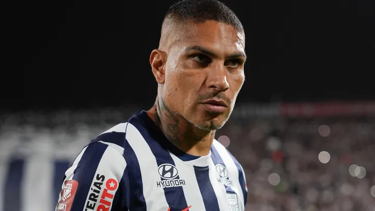 Paolo Guerrero, involucrado en un escándalo por venta de licencias de DT falsas.