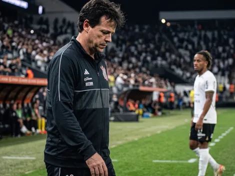 André Carrillo se queda sin DT: Corinthians despidió a Fernando Diniz y negocian por Ramón Díaz