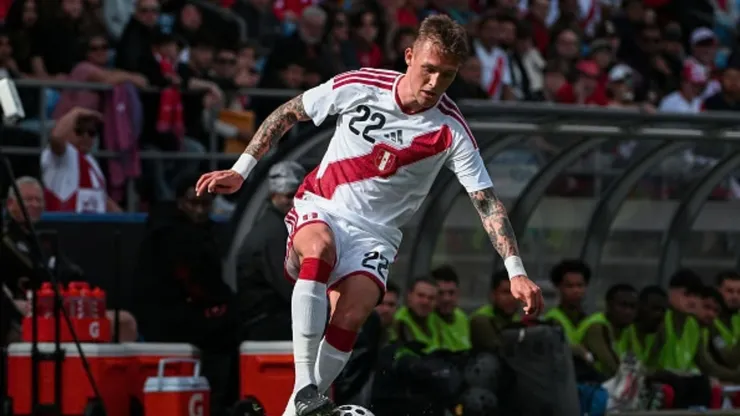Oliver Sonne, defensa de Perú.