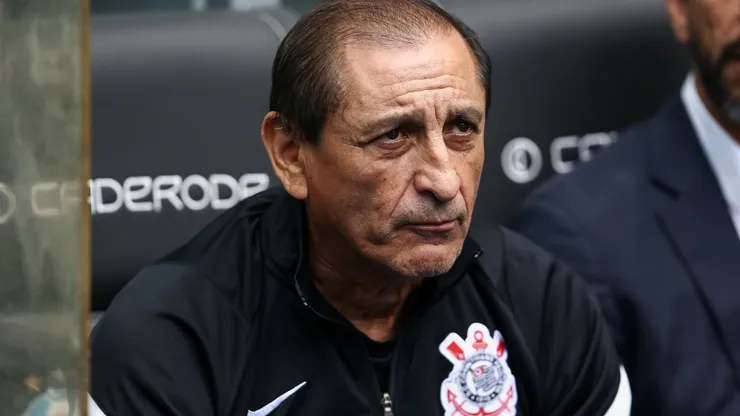 Ramón Díaz, complicado para volver al Corinthians.