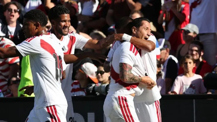 Jugadores de Perú celebrando ante Estados Unidos.