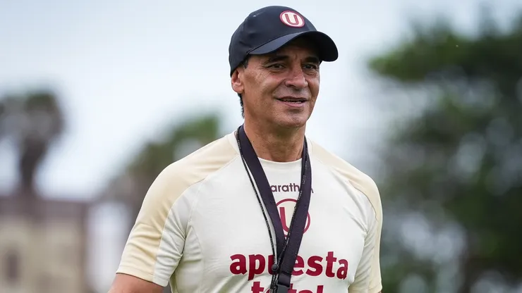 Fabián Bustos, DT de Universitario.