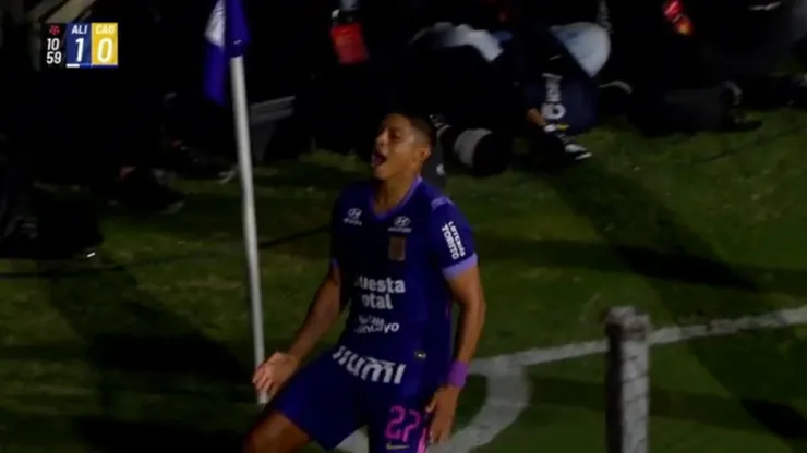 Kevin Quevedo y su festejo de gol en el 1-0 de Alianza Lima.