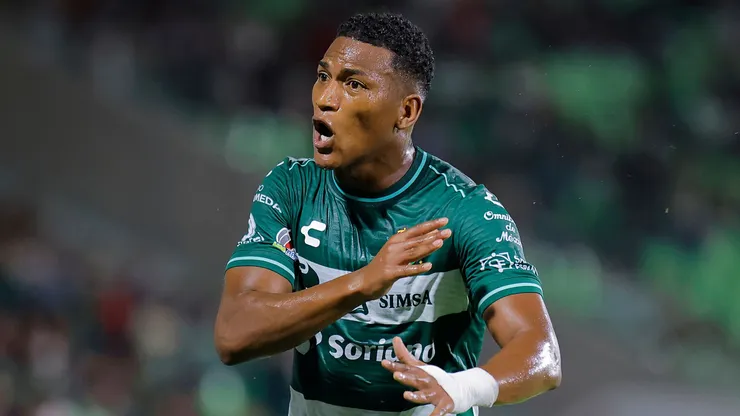 Carlos Gruezo, volante ecuatoriano.