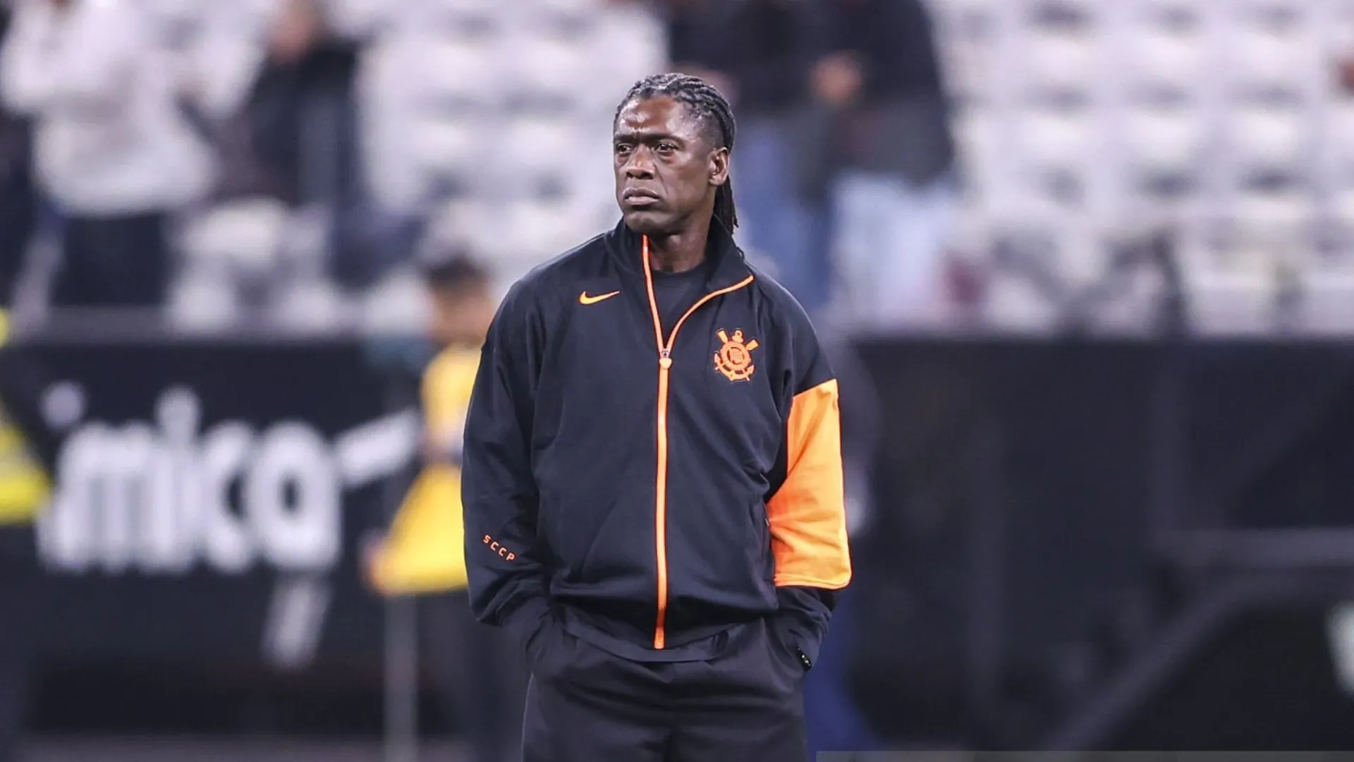 Clarence Seedorf no puede dirigir a Corintihans, por el momento (Getty Images).