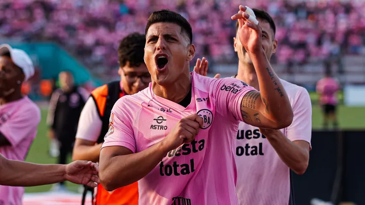 Jugadores de Sport Boys celebrando.