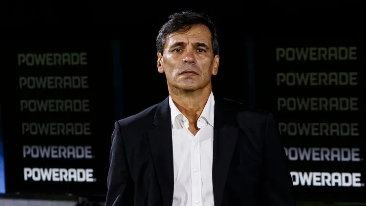 Fabián Bustos, director técnico de Universitario.