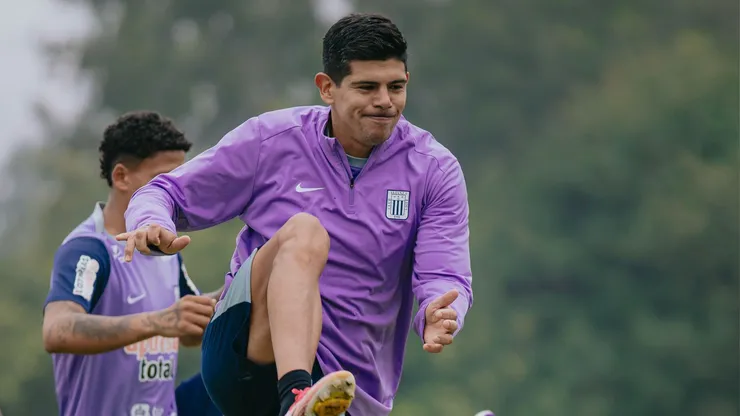 Esteban Pavez, volante de Alianza Lima.