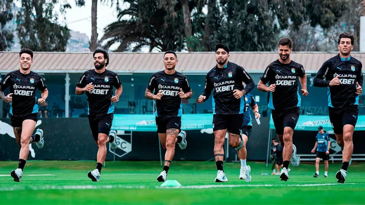 Jugadores de Sporting Cristal entrenando en La Florida.