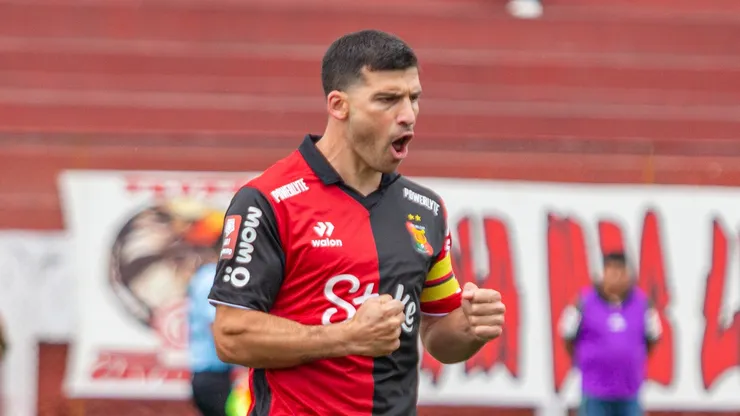 Bernardo Cuesta, centrodelantero de FBC Melgar, metió gol ante UTC.