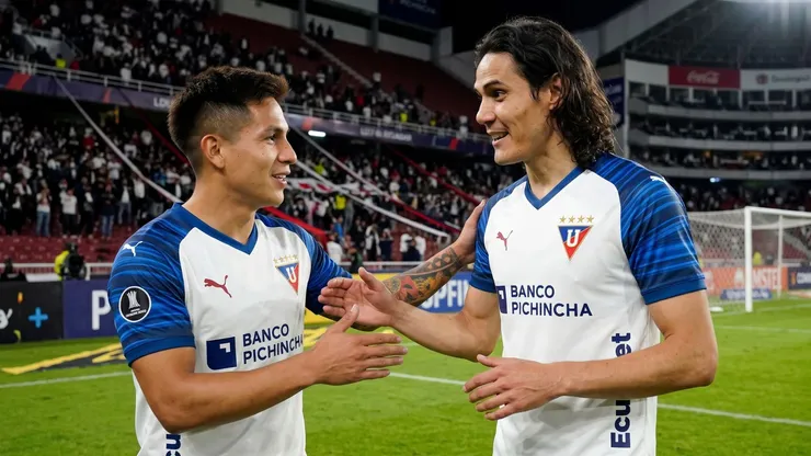 Jesús Pretell y Edinson Cavani.