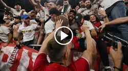 VIDEO | Fanáticos de Sevilla tomaron el trofeo de la Europa League en los festejos