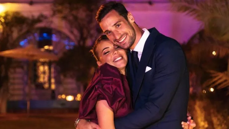 Sergio Rico y su esposa Alba Silva.