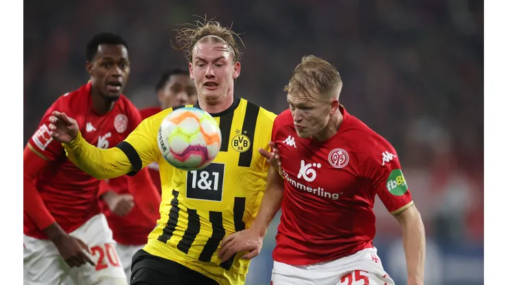 Borussia Dortmund juega contra Mainz buscando el título de campeón de Bundesliga.