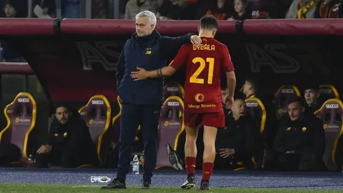 José Mourinho no es optimista con la presencia de Dybala en la final de Europa League.