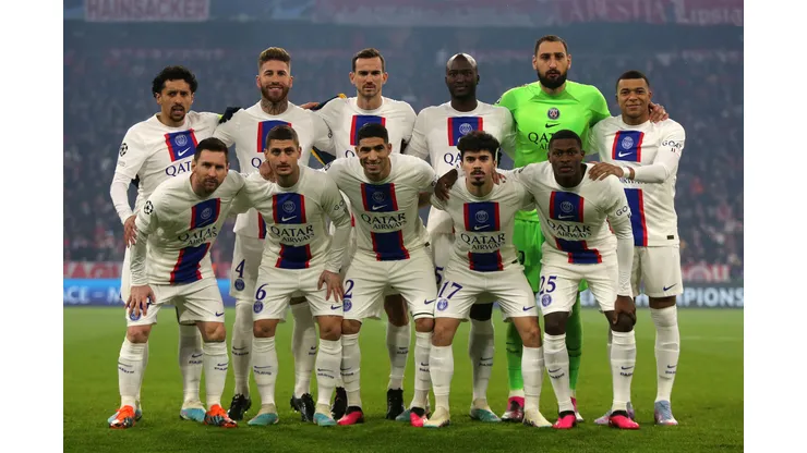 08.03.2023, CL, Champions League, FC Bayern Muenchen vs Paris Saint Germain, Allianz Arena Muenchen, Fussball, im Bild: PSG Kader mit Kylian Mbappe Paris Saint Germain und Lionel Messi Paris Saint Germain vor dem Spiel vs FC Bayern Muenchen *** 08 03 2023, CL, Champions League, FC Bayern Muenchen vs Paris Saint Germain, Allianz Arena Muenchen, football, sports, in picture PSG squad with Kylian Mbappe Paris Saint Germain and Lionel Messi Paris Saint Germain before the match vs FC Bayern Muenchen