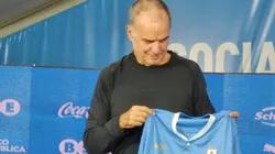 Bielsa asumió como entrenador de Uruguay.