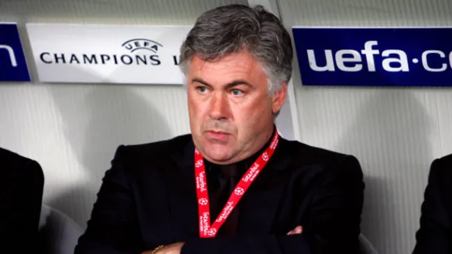 Carlo Ancelotti en la derrota del Milan con el Liverpool en 2005 en el Estadio Olímpico de Ataturk. Getty Images.