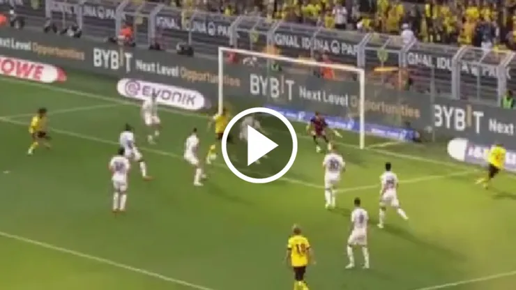 Haller y una fantasía para un golazo del Dortmund.