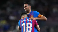 Jordi Alba ya se despidió de Sergio Busquets. Getty Images.