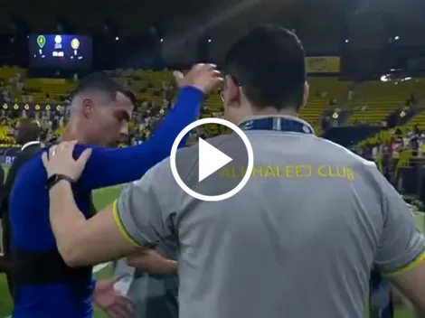 Le pidió una foto a Cristiano Ronaldo y se llevó un EMPUJÓN