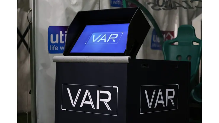 EDINBURGH, SCOTLAND - OCTOBER 21: A detailed view of the VAR screen prior to the Cinch Scottish Premiership match between Hibernian FC and St. Johnstone FC at on October 21, 2022 in Edinburgh, Scotland. (Photo by Ian MacNicol/Getty Images)