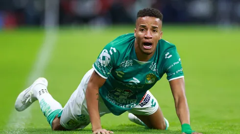 MEXICO CITY, MEXICO - OCTOBER 08: Byron Castillo of Leon reacts during the playoff match between Cruz Azul and León as part of the Torneo Apertura 2022 Liga MX at Azteca Stadium on October 08, 2022 in Mexico City, Mexico. (Photo by Hector Vivas/Getty Images)