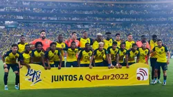 Ecuador's football team poses for a picture during the South American qualification football match for the FIFA World Cup Qatar 2022 against Argentina, at the Isidro Romero Monumental Stadium in Guayaquil, Ecuador, on March 29, 2022. (Photo by FRANKLIN JACOME / POOL / AFP)
