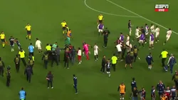 Batalla campal al término del Universitario de Deportes vs. Gimnasia Esgrima La Plata