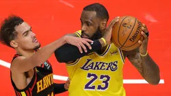 Trae Young y LeBron James.