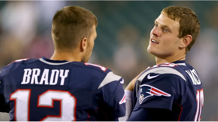 Tom Brady y Ryan Mallett en la NFL.