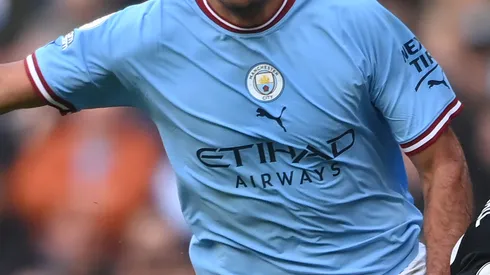 El jugador destacó como lateral izquierdo con más de 400 partidos y 18 en su carrera.