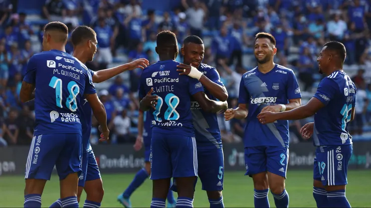 Emelec tuvo que pagarle una deuda a este delantero.
