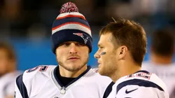 Ryan Mallett y Tom Brady.