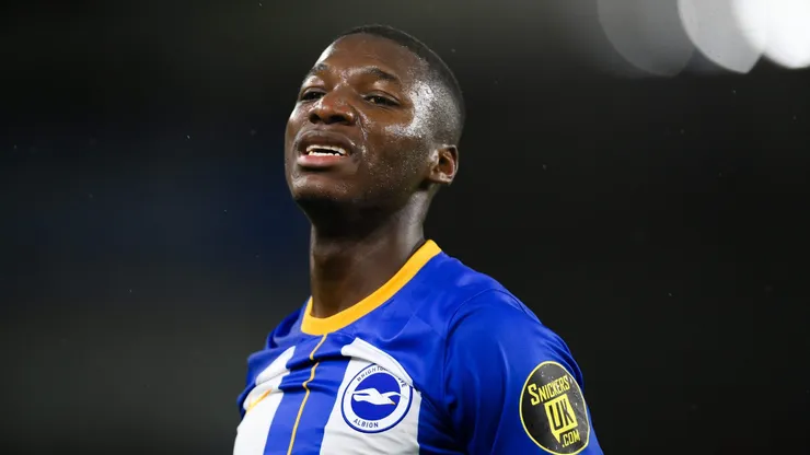 El ecuatoriano busca su salida al Chelsea.
