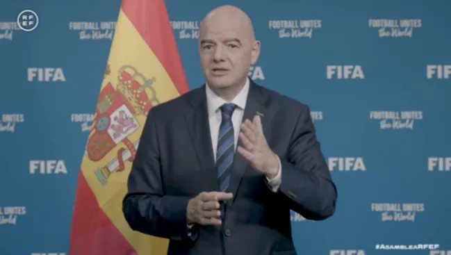 Gianni Infantino en el mensaje que le grabó a la RFEF. FIFA.com