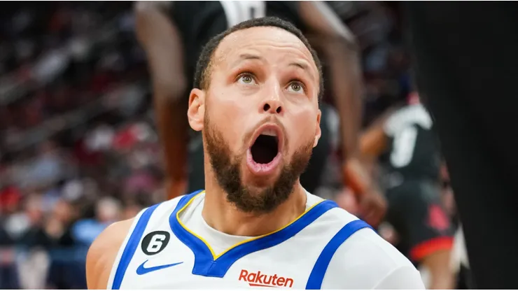 Stephen Curry con Golden State Warriors en la NBA.