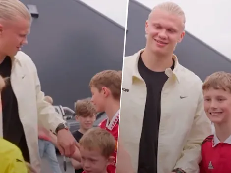 Nos hizo reír: el gracioso gesto de Haaland con un pequeño hincha del United