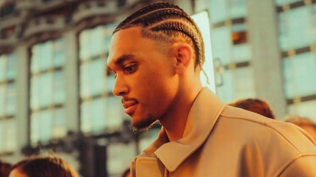 Instagram @trentarnold66