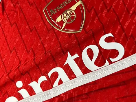 Adidas tiene que dejar de vender la nueva camiseta del Arsenal por un insólito error