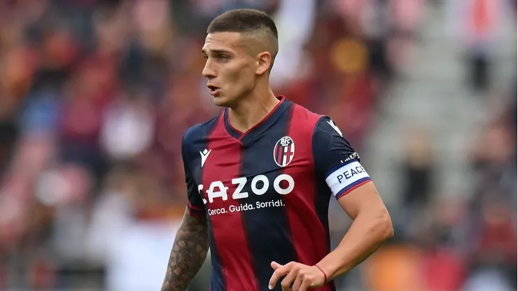 El futbolista de 24 años sumó 38 partidos en la reciente temporada del Bologna