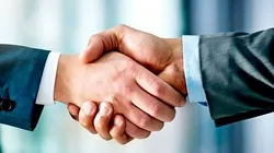 ¿Cómo haces el apretón de manos? Descubre tu fortaleza