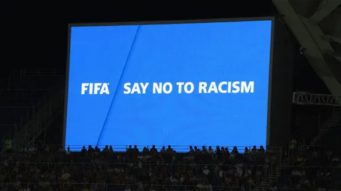 La FIFA se compromete ante los casos de racismo en el fútbol. Getty Images)