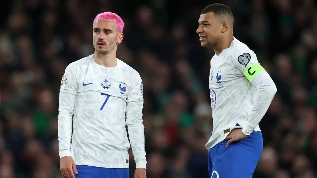 Antoine Griezmann junto a Kylian Mbappé en la Selección de Francia. Getty Images.