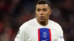 Kylian Mbappé habría hecho saber que prefiere quedarse en el PSG a cumplir su contrato el cual vence en junio del 2024. Getty Images.