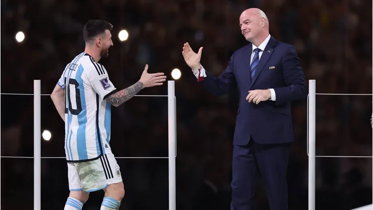 Gianni Infantino descubrió un dato sobre Lionel Messi en su visita a la Argentina. Getty Images.