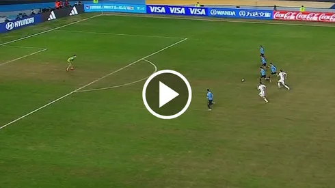 VIDEO | 5 contra el arquero: inexplicable fallo de Uruguay