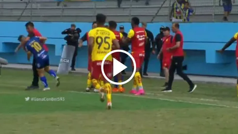 César Farías se agarró a las trompadas con Juan Pablo Ruiz y con Braian Oyola.