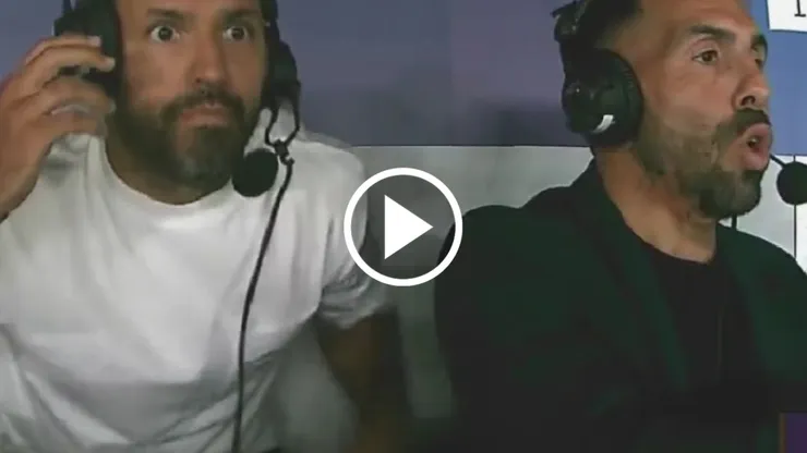 Kun Agüero y Tevez sufrieron en la última jugada y luego festejaron.