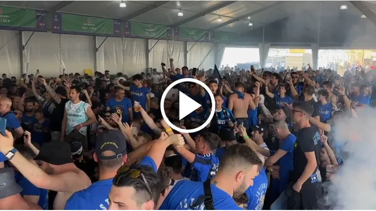 Los hinchas del Inter cantando su versión de "Muchachos".